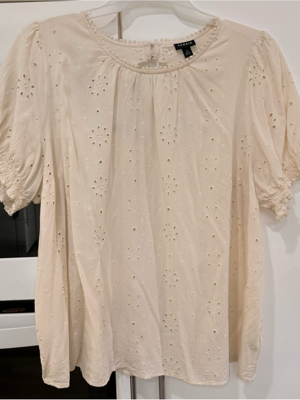 torrid cream eyelet puff sleeve blouse